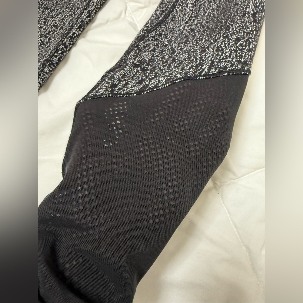 Lululemon Fit Physique Tight - Picture 10 of 13